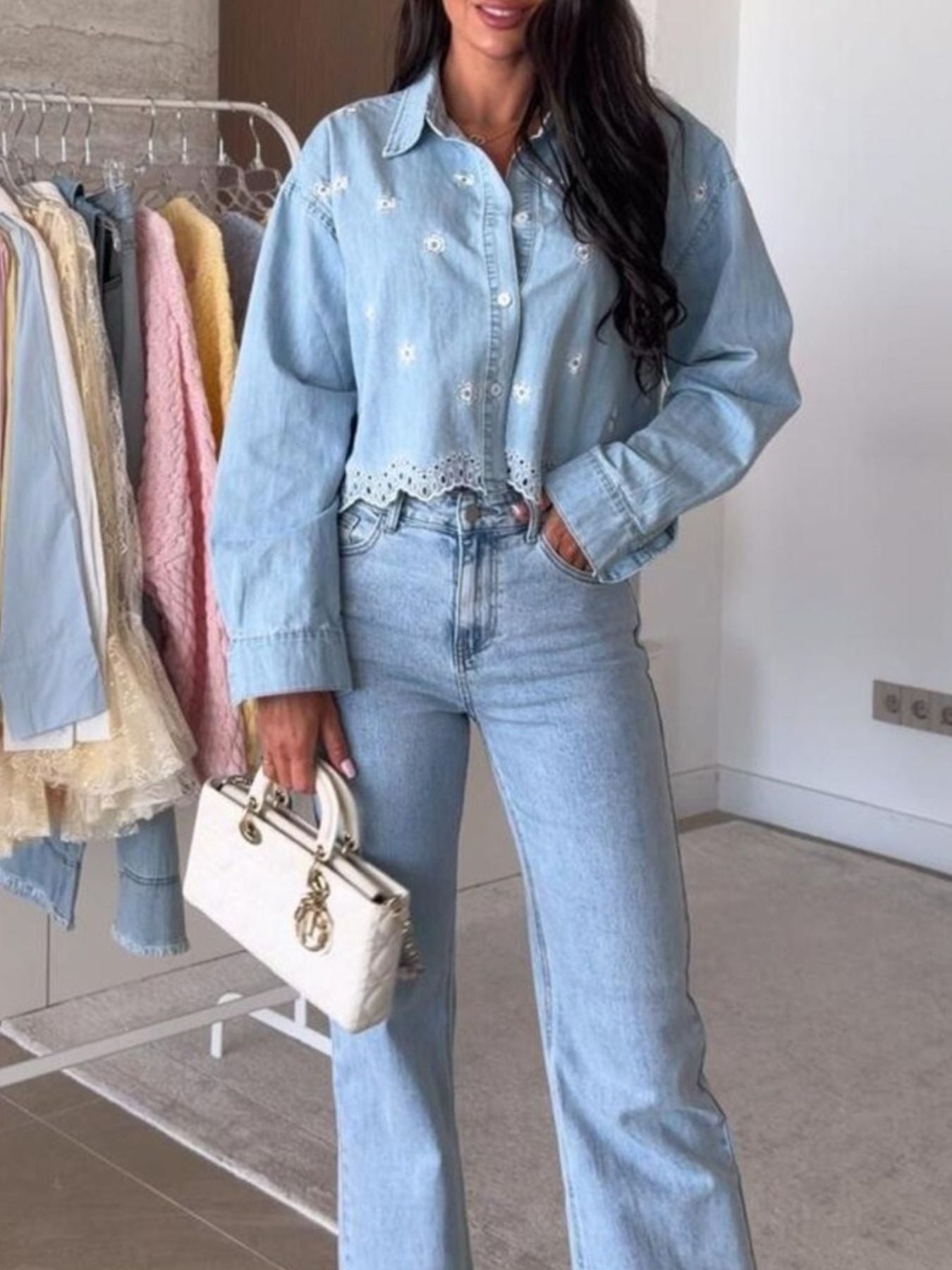 201ff16e-50b3-45fe-a5ff-01f49d027fb3-Max